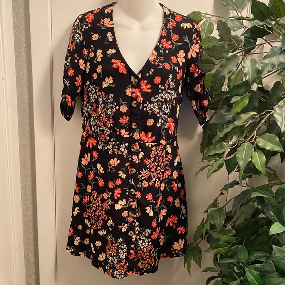 H&M Dresses & Skirts - H&M Dress